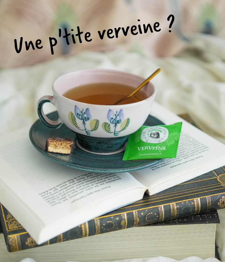 La verveine en tisane pour réduire le stress pendant l'allaitement