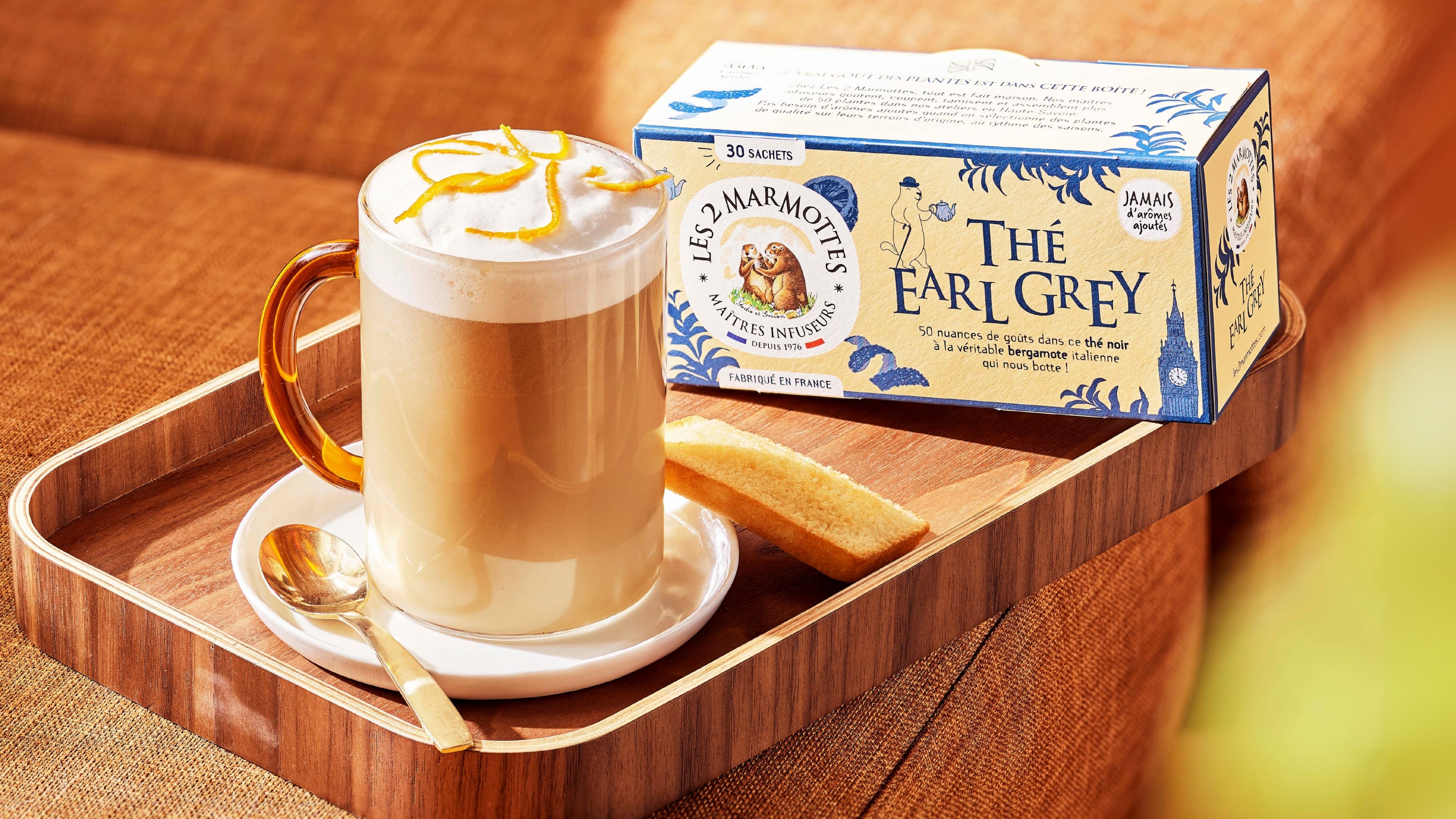 Testez la recette du thé earl grey en version thé au lait, avec une touche d'orange