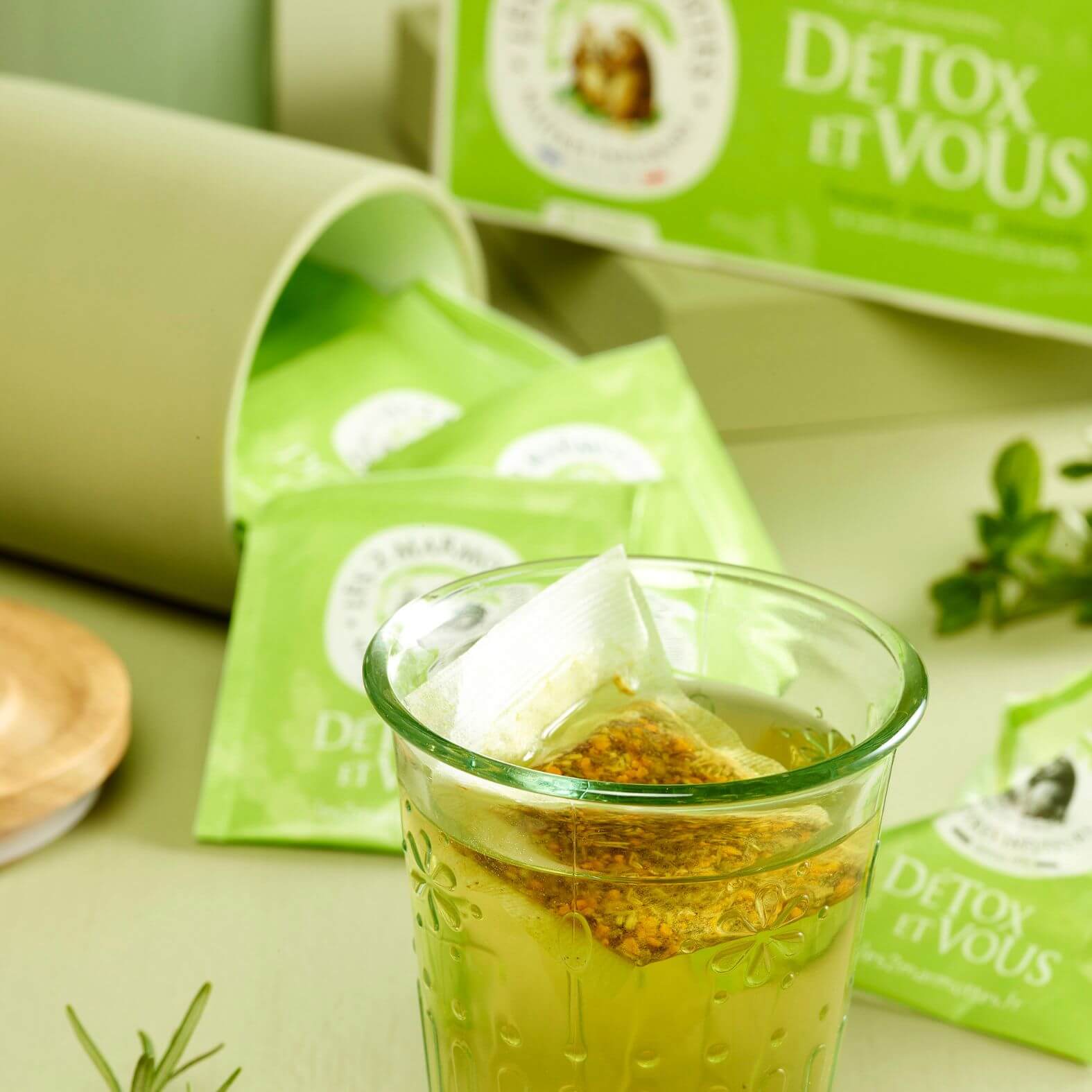 Infusion Detox et vous au vrai goût des plantes